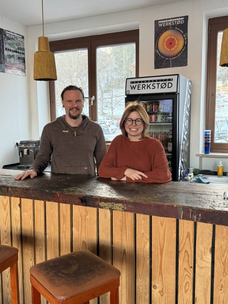 MdB Marlene Schönberger würdigt offene Jugendarbeit als Schlüssel für Demokratie und Teilhabe